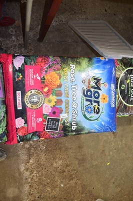 Lot 1077 - Five bags of Moor Grow Rose, Tree and Shrub...