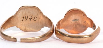 Lot 71 - Mixed Lot: two 9ct stamped gents signet rings...