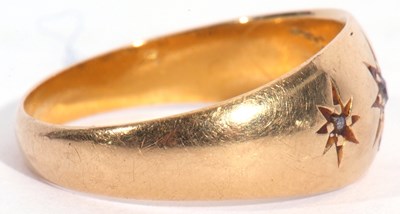 Lot 75 - Antique 18ct gold diamond three stone ring,...