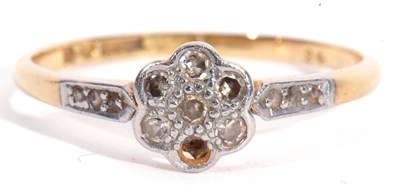 Lot 92 - Diamond cluster ring, having a diamond...