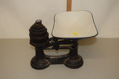 Lot 52 - Cast iron scales and weights