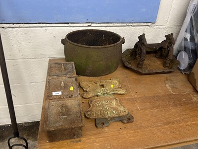 Lot 1004 - Mixed lot of vintage iron bygones