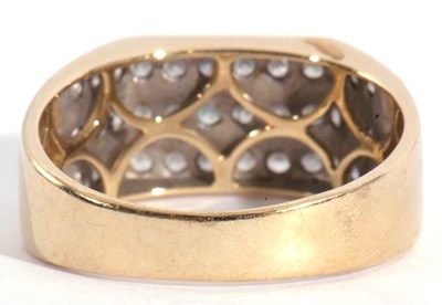 Lot 113 - Modern 9ct gold and diamond cluster ring, an...
