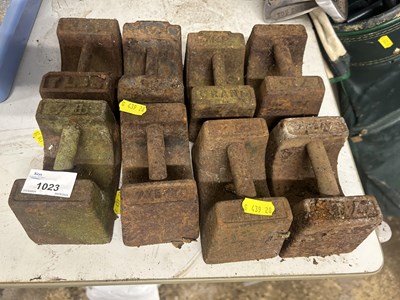 Lot 1023 - Eight 7lb avery weights