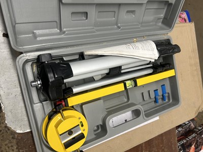 Lot 1045 - Boxed laser level set