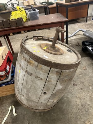 Lot 1068 - A vintage barrel wash tub