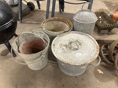 Lot 1085 - Mixed lot of various galvanised items to...