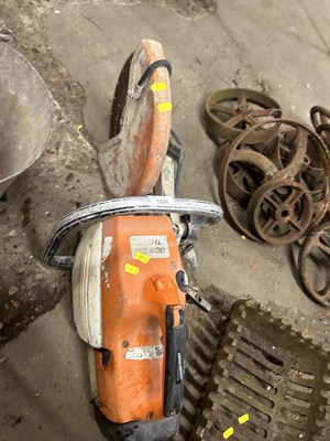 Lot 1098 - A stilhl petrol disc cutter