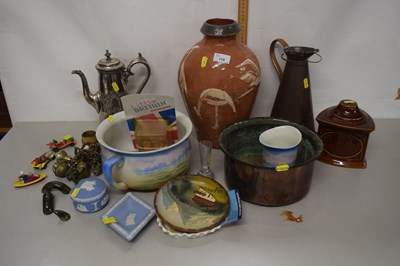 Lot 119 - Mixed Lot: Various assorted vases, chamber pot,...