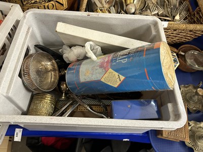 Lot 509 - Mixed Lot: Assorted household items to include...