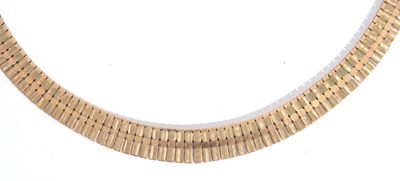 Lot 132 - 9ct gold fringe style articulated necklace,...
