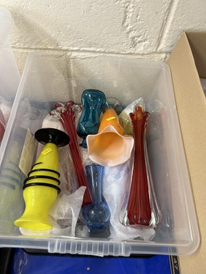 Lot 534 - Quantity of assorted coloured glass ware