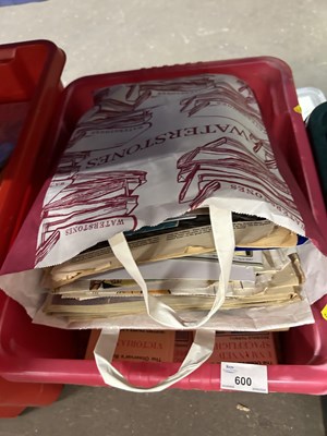 Lot 600 - Quantity of assorted ephemera and books