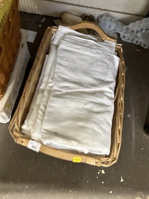 Lot 633 - Basket of household linens