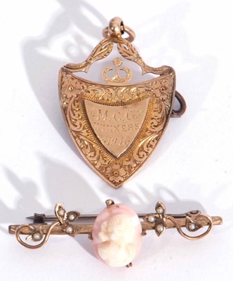 Lot 162 - Mixed Lot: 9ct gold brooch pendant of shield...