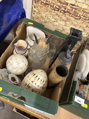 Lot 655 - Mixed Lot: Decorative items to include a bone,...