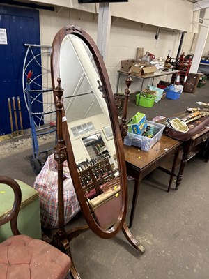 Lot 781 - Reproduction mahogany framed cheval mirror