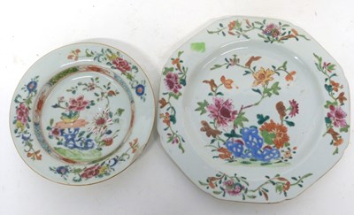 Lot 21 - 18th century Chinese porcelain octagonal plate...