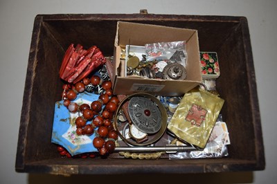 Lot 88 - Box of various assorted costume jewellery