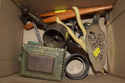 Lot 91 - Mixed Lot: Glove stretchers, napkin rngs etc