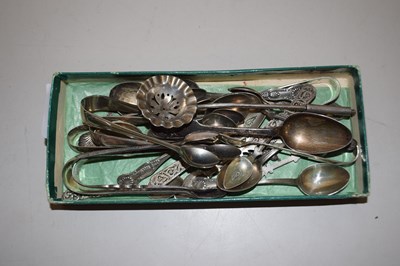 Lot 111 - Box of various assorted cutlery