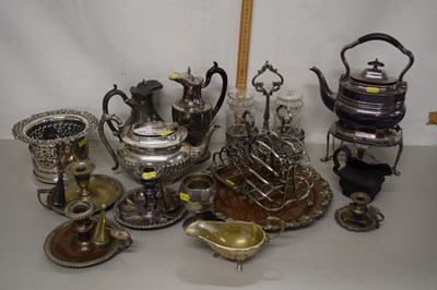 Lot 117 - Mixed Lot: Various silver plated wares to...