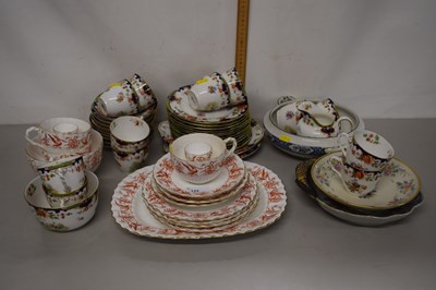 Lot 122 - Mixed Lot: Tea wares to include Coalport,...