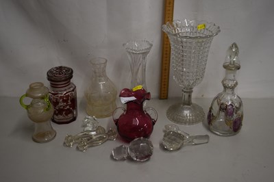 Lot 125 - Mixed Lot: Various assorted glass wares,...