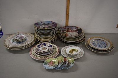 Lot 159 - Quantity of various collectors plates to...