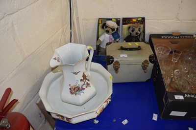 Lot 500 - Two boxed Meercat figures, wash bowl and jug...