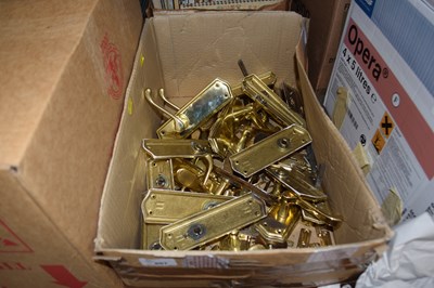 Lot 607 - Box of brass door handles and finger plates