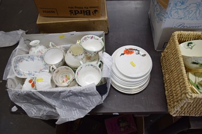 Lot 624 - Mixed lot of assorted ceramics and tea wares...