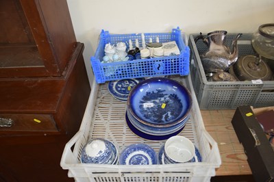 Lot 675 - Mixed Lot: Assorted blue and white china