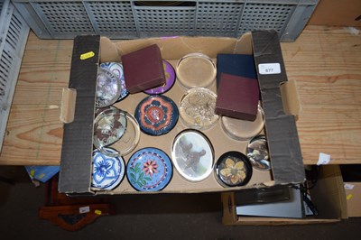 Lot 677 - Quantity of assorted glass paperweights