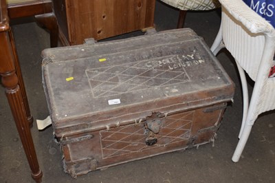 Lot 791 - A leather trunk