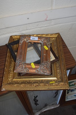 Lot 823 - Assorted picture frames