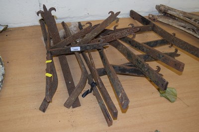 Lot 1005 - Ten vintage iron brackets