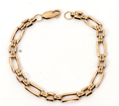 Lot 131 - A 9ct bracelet, the fancy link bracelet...