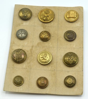 Lot 73 - Quantity of Military buttons to include WW1...