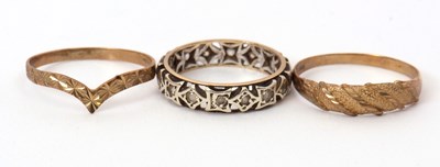 Lot 40 - Three 9ct rings: to include a 9ct wishbone...