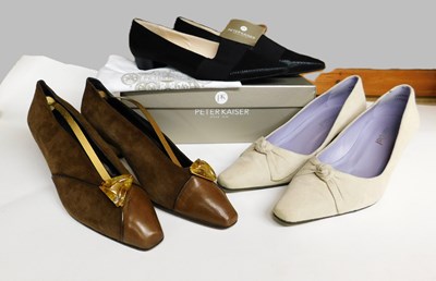 Lot 141 - Three pairs of ladies shoes to include a pair...