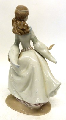 Lot 132 - Lladro figure of a young girl on shaped oval base