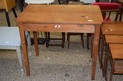 Lot 277 - Small rectangular oak side table