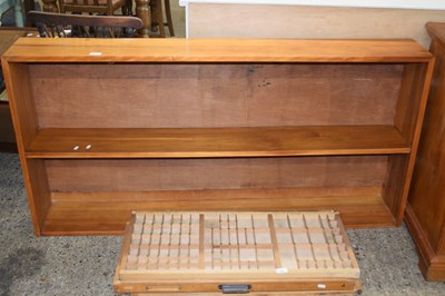 Lot 283 - A low bookcase