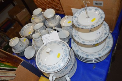 Lot 571 - A tea/coffee set together with tureens, side...