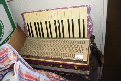 Lot 618 - An Italian Cooperativa L'Armonika accordion