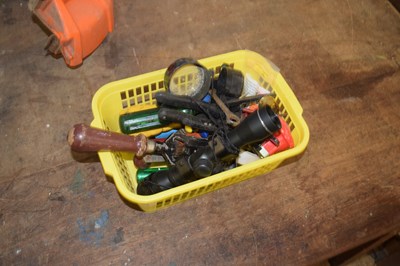 Lot 1002 - Mixed tub of various hand tools, rifle scope etc