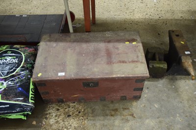 Lot 1030 - A wooden tool box including various hand tools