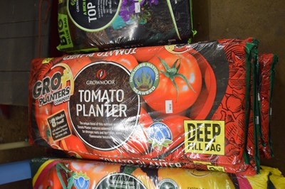 Lot 1032 - Five tomato grow bags