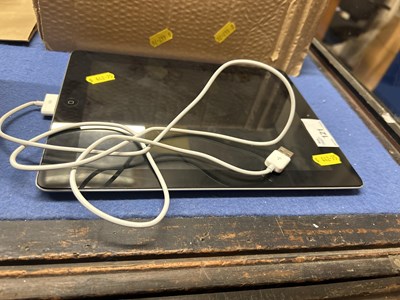 Lot 121 - An iPad, 32gb with charger